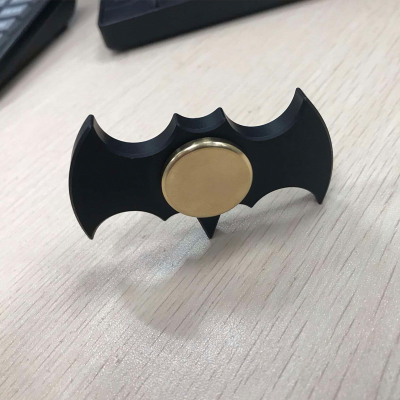 NEW Bat Shaped Fidget Spinner  - Cool Office Tech Gadgets 评论和价格